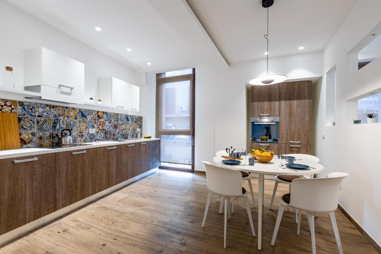 Appartement Solemar Sicilia - Palazzo Quaroni à Palerme Extérieur photo